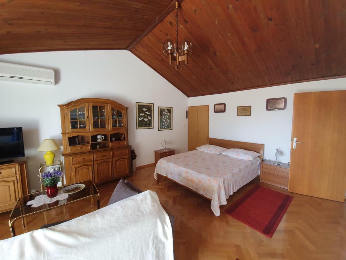 Penthouse Studio With Sea View Makarska Exterior foto