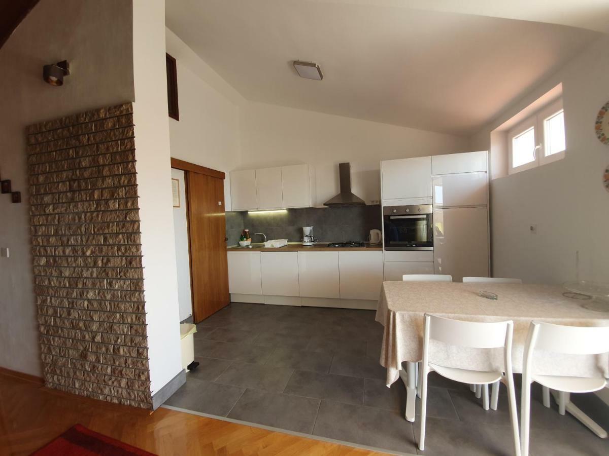Penthouse Studio With Sea View Makarska Exterior foto