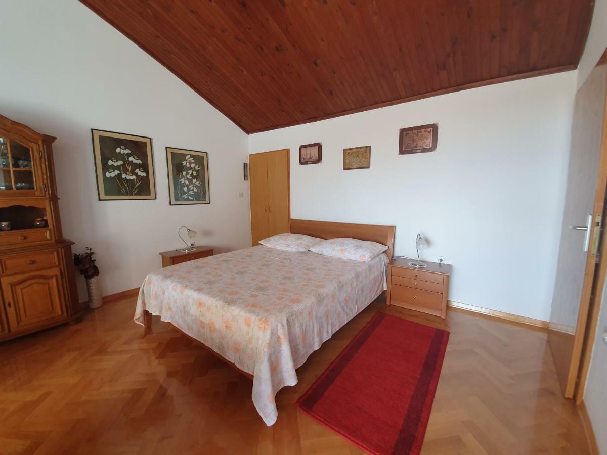 Penthouse Studio With Sea View Makarska Exterior foto