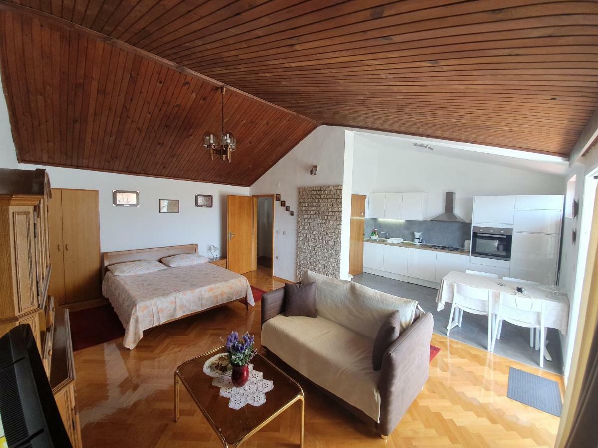 Penthouse Studio With Sea View Makarska Exterior foto