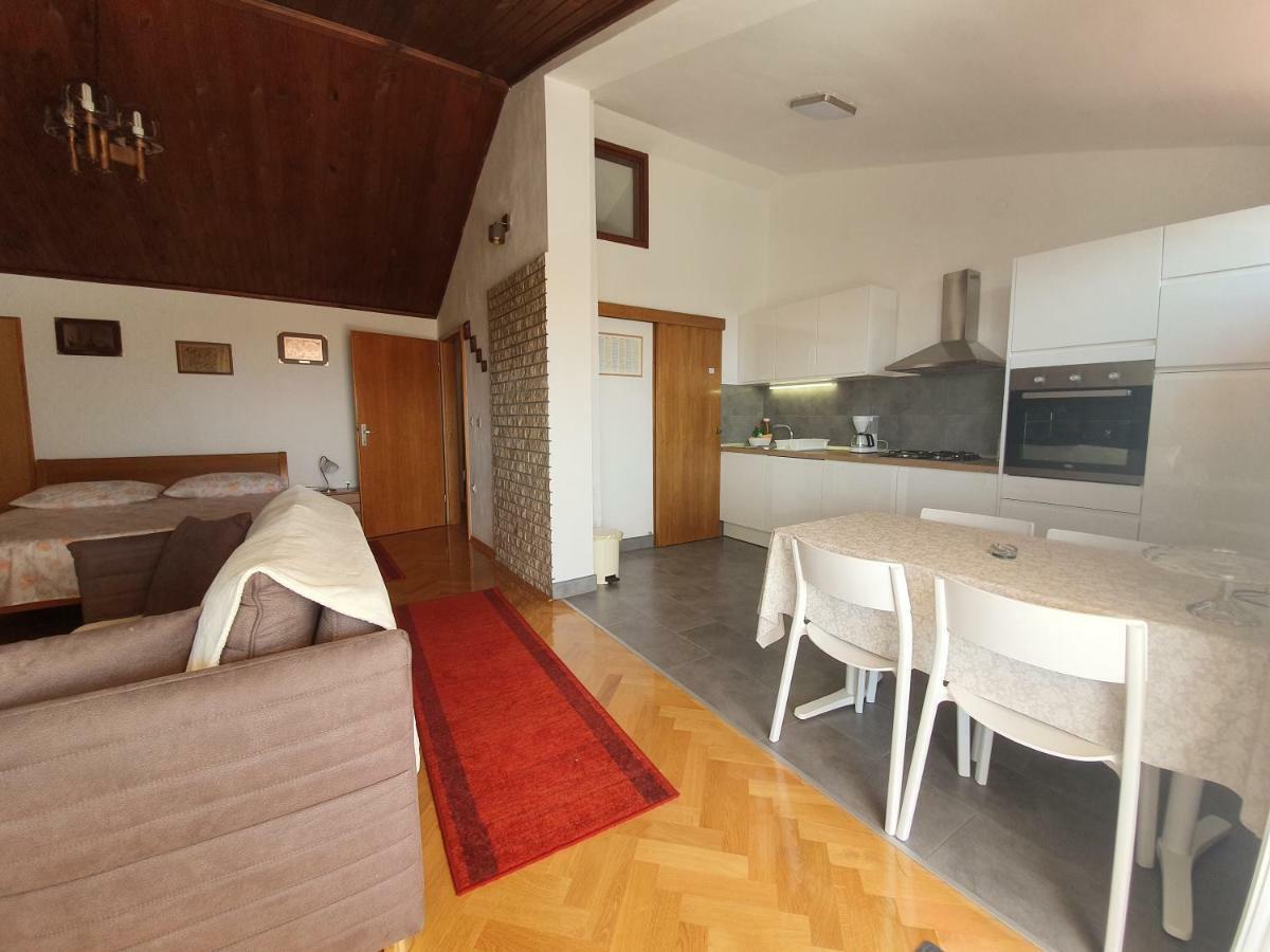 Penthouse Studio With Sea View Makarska Exterior foto